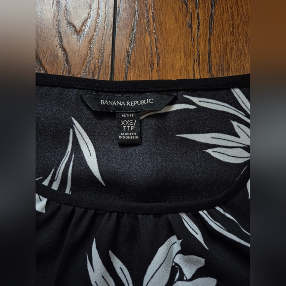 Banana Republic XXS Top - Picture 3 of 3